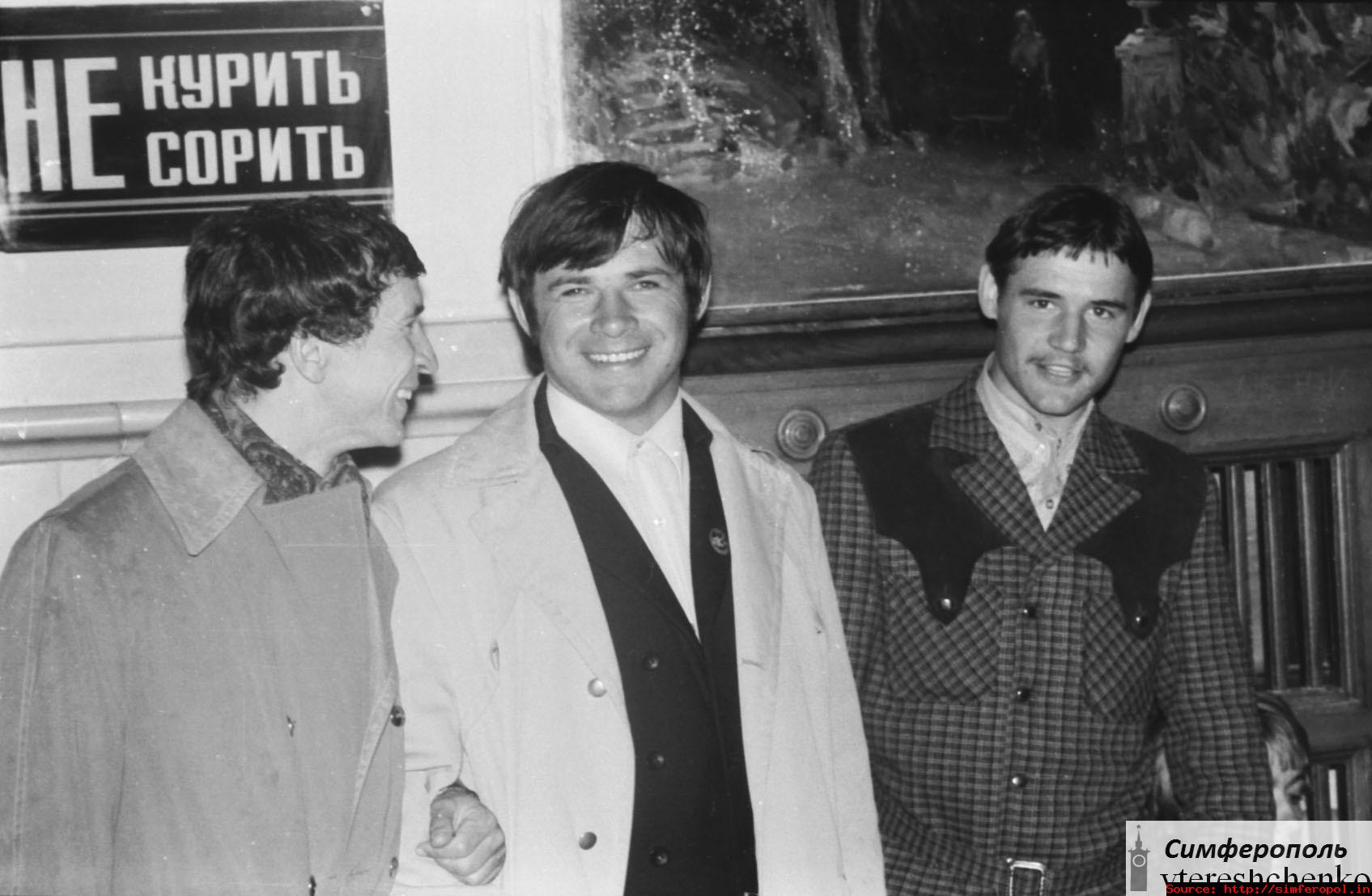 Прикрепленное изображение: Фото на память - май 1974.jpg